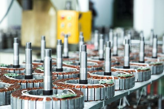 OEM Бесплатное обслуживание 1500w Вентиляторный мотор для больших промышленных потолков охлаждения Длина вентилятора 3-8M